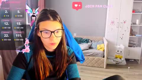  KIRA  online show from October 2025 04:23:02 AM