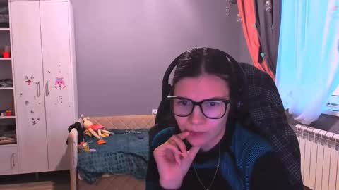  KIRA  online show from December 2025 02:50:02 AM