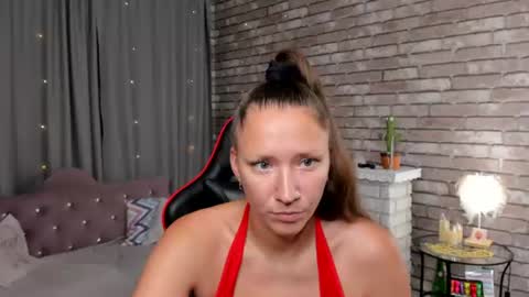 hi im Molly heregreat boobs big heart  warm pussy  online show from July 2026 12:17:02 AM