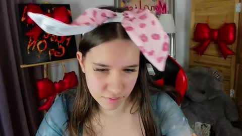 mollysmiawko online show from February 2026 03:24:01 PM