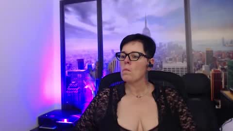 Snapshot of mollysun chatting on December 2024 04:59:02 PM MollySun Nina Randmann online show from December 2024 04:59:02 PM