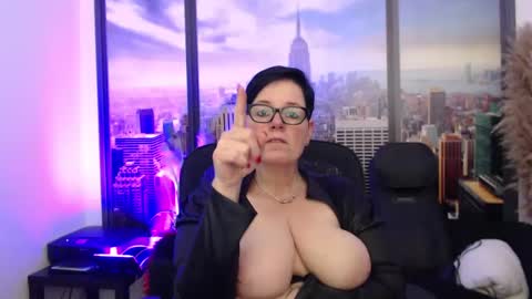 Snapshot of mollysun chatting on January 2025 05:18:01 PM MollySun Nina Randmann online show from January 2025 05:18:01 PM