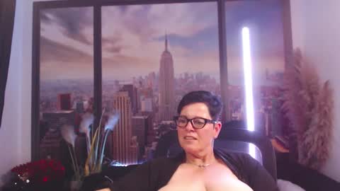 Snapshot of mollysun chatting on September 2025 04:23:02 PM MollySun Nina Randmann online show from September 2025 04:23:02 PM