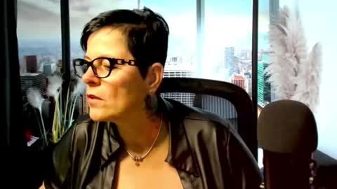 Snapshot of mollysun chatting on November 2025 05:03:02 PM MollySun Nina Randmann online show from November 2025 05:03:02 PM