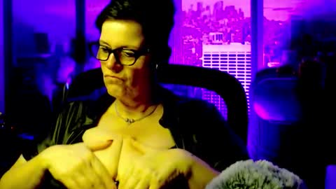 Snapshot of mollysun chatting on November 2025 07:24:02 PM MollySun Nina Randmann online show from November 2025 07:24:02 PM