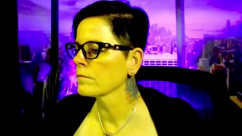 Snapshot of mollysun chatting on February 2026 06:45:01 PM MollySun Nina Randmann online show from February 2026 06:45:01 PM