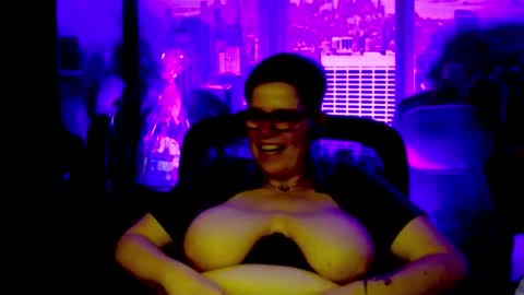 Snapshot of mollysun chatting on February 2026 05:00:02 PM MollySun Nina Randmann online show from February 2026 05:00:02 PM