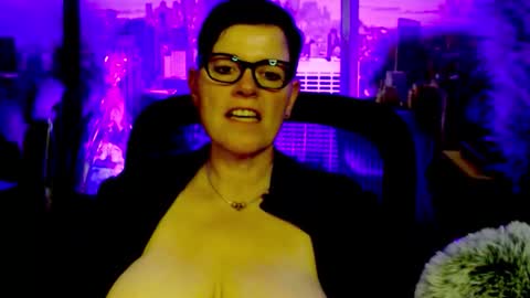 Snapshot of mollysun chatting on February 2026 05:56:01 PM MollySun Nina Randmann online show from February 2026 05:56:01 PM