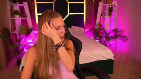 Snapshot of mollyymayy chatting on December 2025 09:29:02 AM mollyymayy online show from December 2025 09:29:02 AM