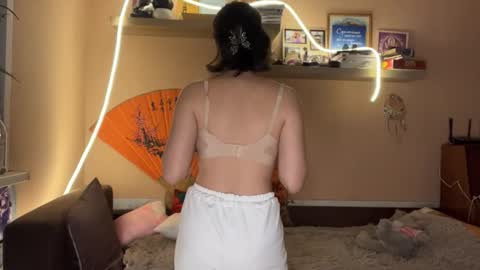 Snapshot of moltenpeach chatting on February 2026 04:14:02 PM Hermina online show from February 2026 04:14:02 PM