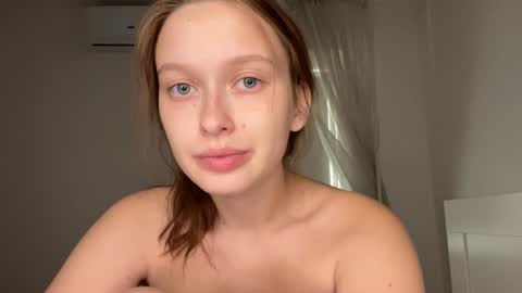 Snapshot of moltenpeach chatting on July 2026 04:46:01 PM Hermina online show from July 2026 04:46:01 PM