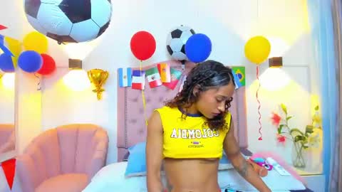 molyrestrepo online show from June 2026 08:07:01 PM