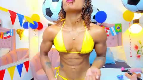 molyrestrepo online show from June 2026 08:31:01 PM