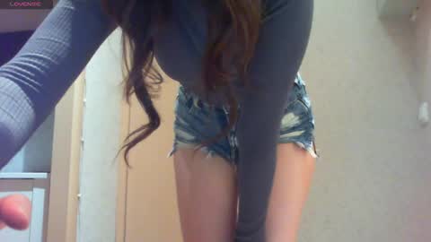 Snapshot of momentbeforedown chatting on February 2026 12:11:02 AM Hailey online show from February 2026 12:11:02 AM