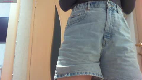 Hailey online show from April 2026 04:55:01 AM