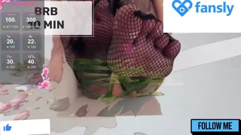 Snapshot of mommy_cum chatting on December 2024 02:09:01 AM Mommy online show from December 2024 02:09:01 AM