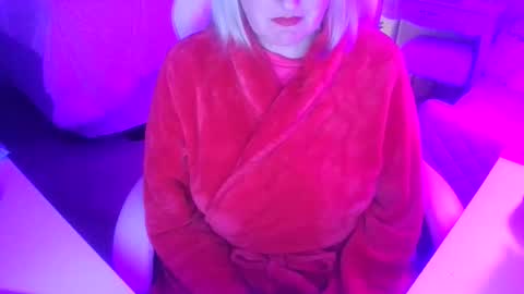 Mommy Julia online show from May 2026 08:41:01 AM