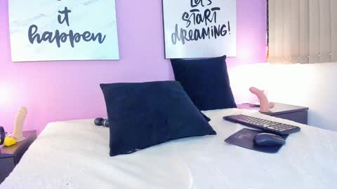 Snapshot of mommysquirt_ chatting on December 2024 06:05:01 PM Kendall Evanz online show from December 2024 06:05:01 PM