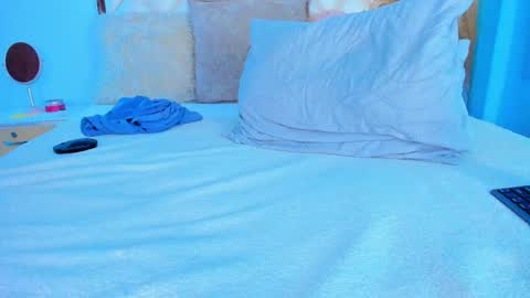 Snapshot of mommysquirt_ chatting on January 2025 12:07:01 AM Kendall Evanz online show from January 2025 12:07:01 AM