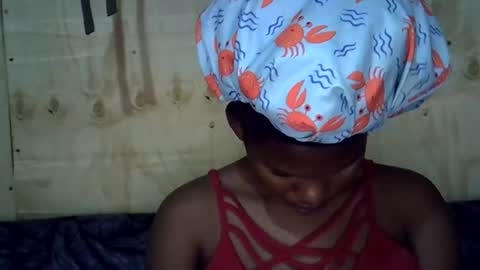 Snapshot of momsdoll chatting on June 2026 05:46:02 AM momsdoll online show from June 2026 05:46:02 AM
