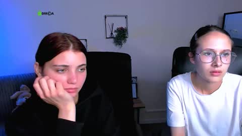 Mona  online show from September 2025 07:25:01 PM