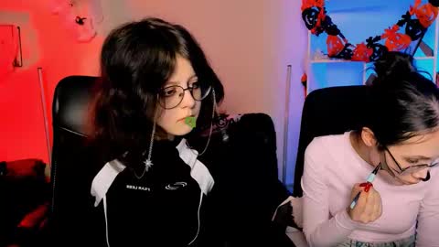 Mona  online show from October 2025 07:54:02 PM