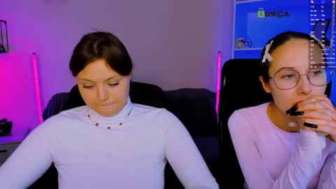 Mona  online show from November 2025 08:08:02 PM