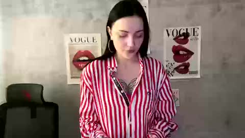 Snapshot of mona_fox chatting on February 2026 06:57:02 AM Mona online show from February 2026 06:57:02 AM