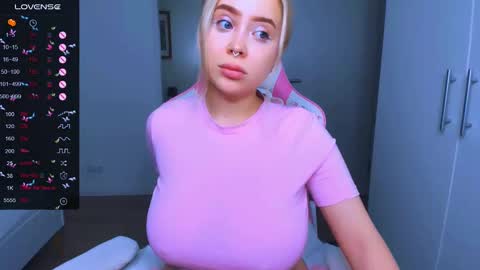 Snapshot of monalauu chatting on December 2024 11:34:02 PM online show from December 2024 11:34:02 PM