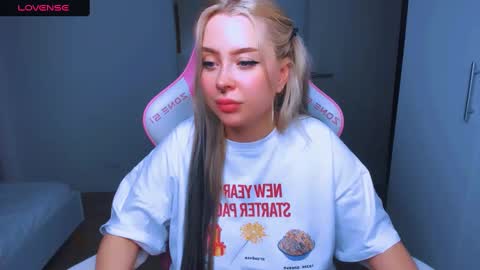 Snapshot of monalauu chatting on January 2025 02:04:01 PM online show from January 2025 02:04:01 PM