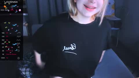 Snapshot of monalauu chatting on February 2026 09:09:02 PM online show from February 2026 09:09:02 PM