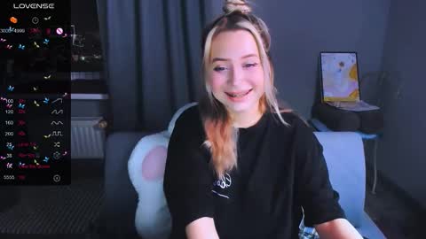 Snapshot of monalauu chatting on February 2026 10:36:01 PM online show from February 2026 10:36:01 PM