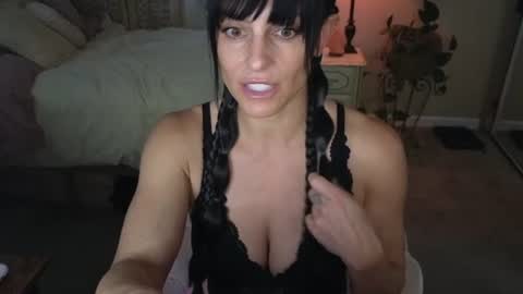 Mona online show from July 2026 06:32:01 PM