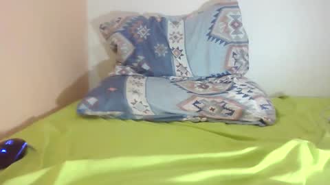 moncef122 online show from October 2025 08:31:01 PM