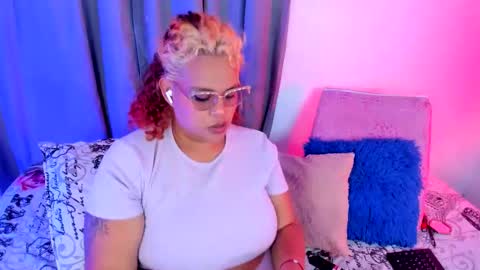 aleja      independent model       online show from February 2026 12:04:02 AM