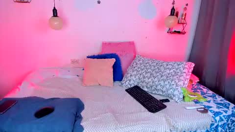 aleja      independent model       online show from June 2026 03:27:01 PM