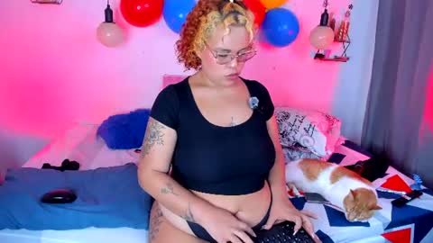 aleja      independent model       online show from July 2026 12:46:01 AM