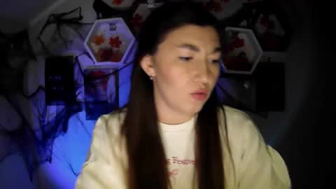 sweet girl and shine body online show from October 2025 06:47:02 PM