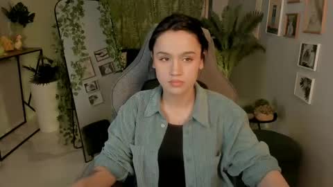 monica online show from May 2026 02:18:01 AM