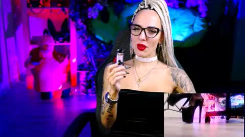 Monika online show from November 2025 10:45:02 AM