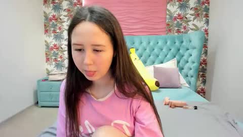 Snapshot of monicasway chatting on December 2025 04:14:02 PM Monica online show from December 2025 04:14:02 PM