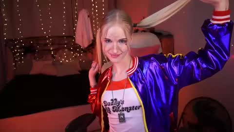  Monica  online show from October 2025 06:28:02 AM