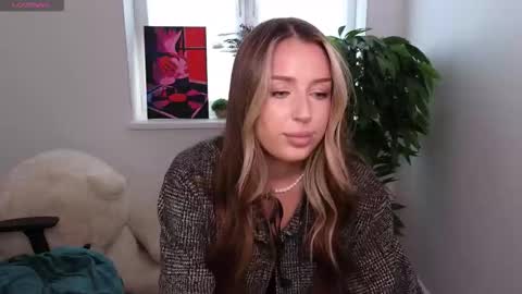 Monica online show from September 2025 01:13:02 PM