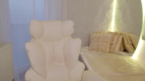 Ask me online show from December 2025 12:01:01 PM