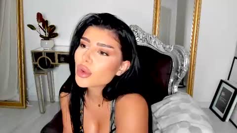 Alessia online show from July 2026 02:32:01 PM