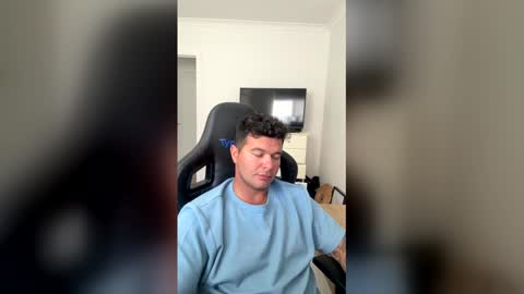 Snapshot of monkeydward chatting on February 2026 12:37:02 AM monkeydward online show from February 2026 12:37:02 AM