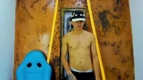 monky_0002 online show from June 2026 07:25:01 PM