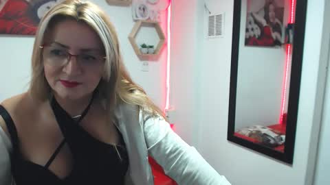 Snapshot of monserrat_diva chatting on October 2025 07:34:02 PM monserrat_diva online show from October 2025 07:34:02 PM