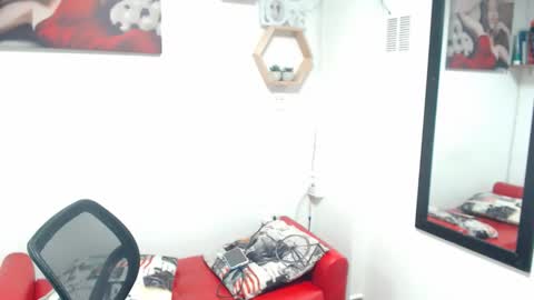 Snapshot of monserrat_diva chatting on December 2025 11:58:01 PM monserrat_diva online show from December 2025 11:58:01 PM