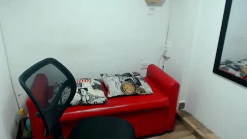 Snapshot of monserrat_diva chatting on December 2025 11:42:02 PM monserrat_diva online show from December 2025 11:42:02 PM